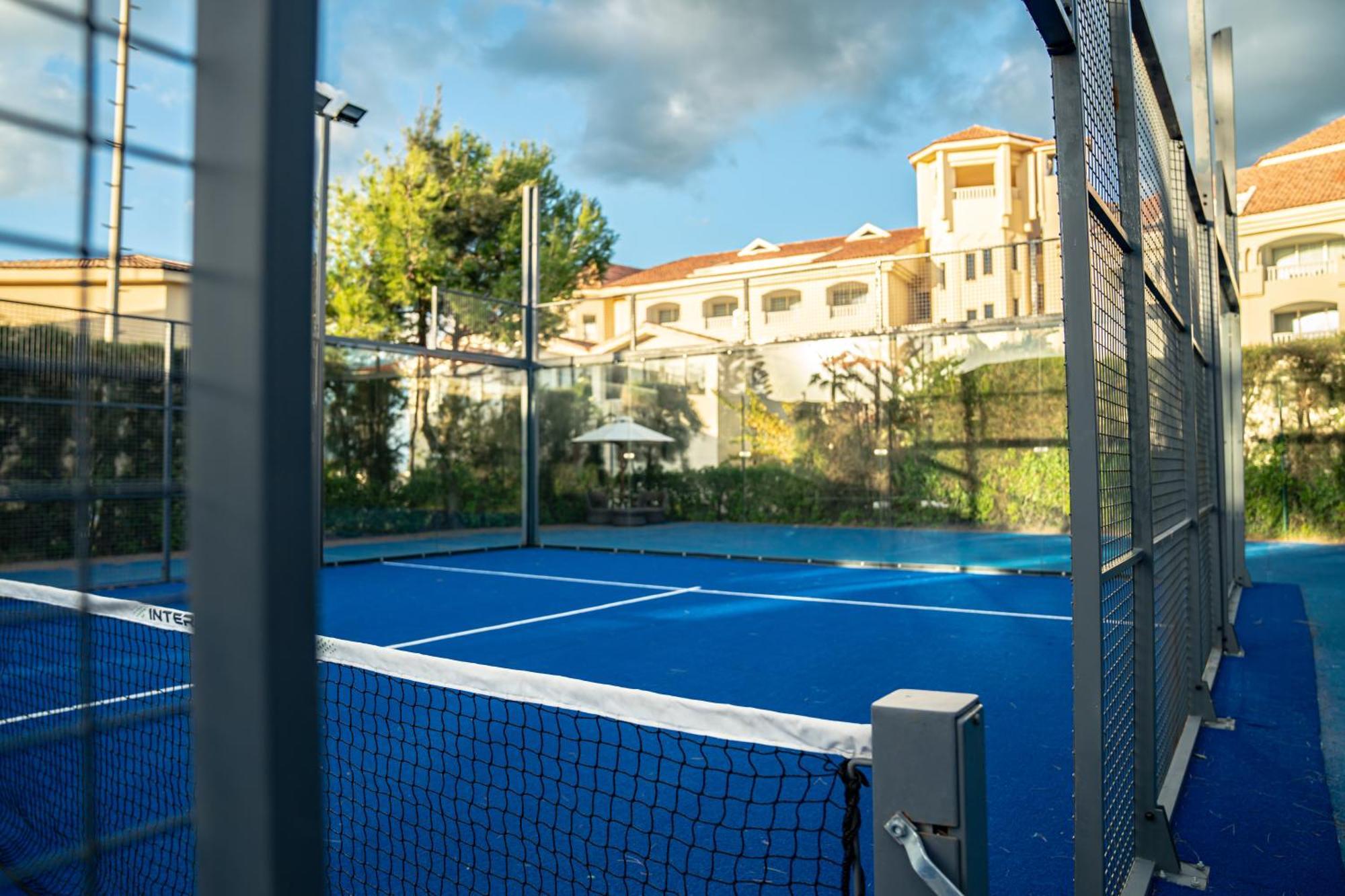 La Cigale Tabarka Hotel Luaran gambar A paddle tennis court