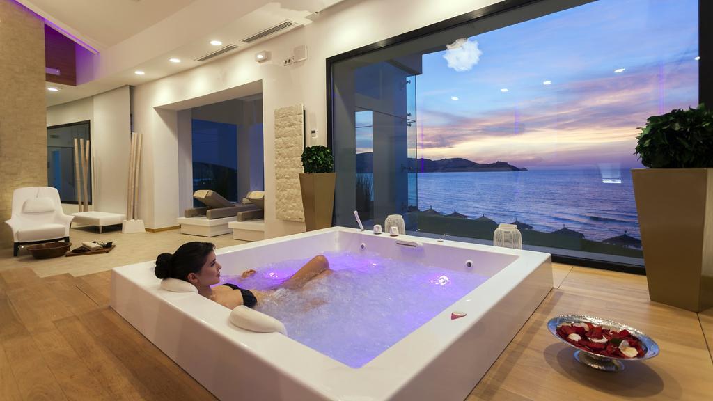 La Cigale Tabarka Hotel Luaran gambar A whirlpool bath