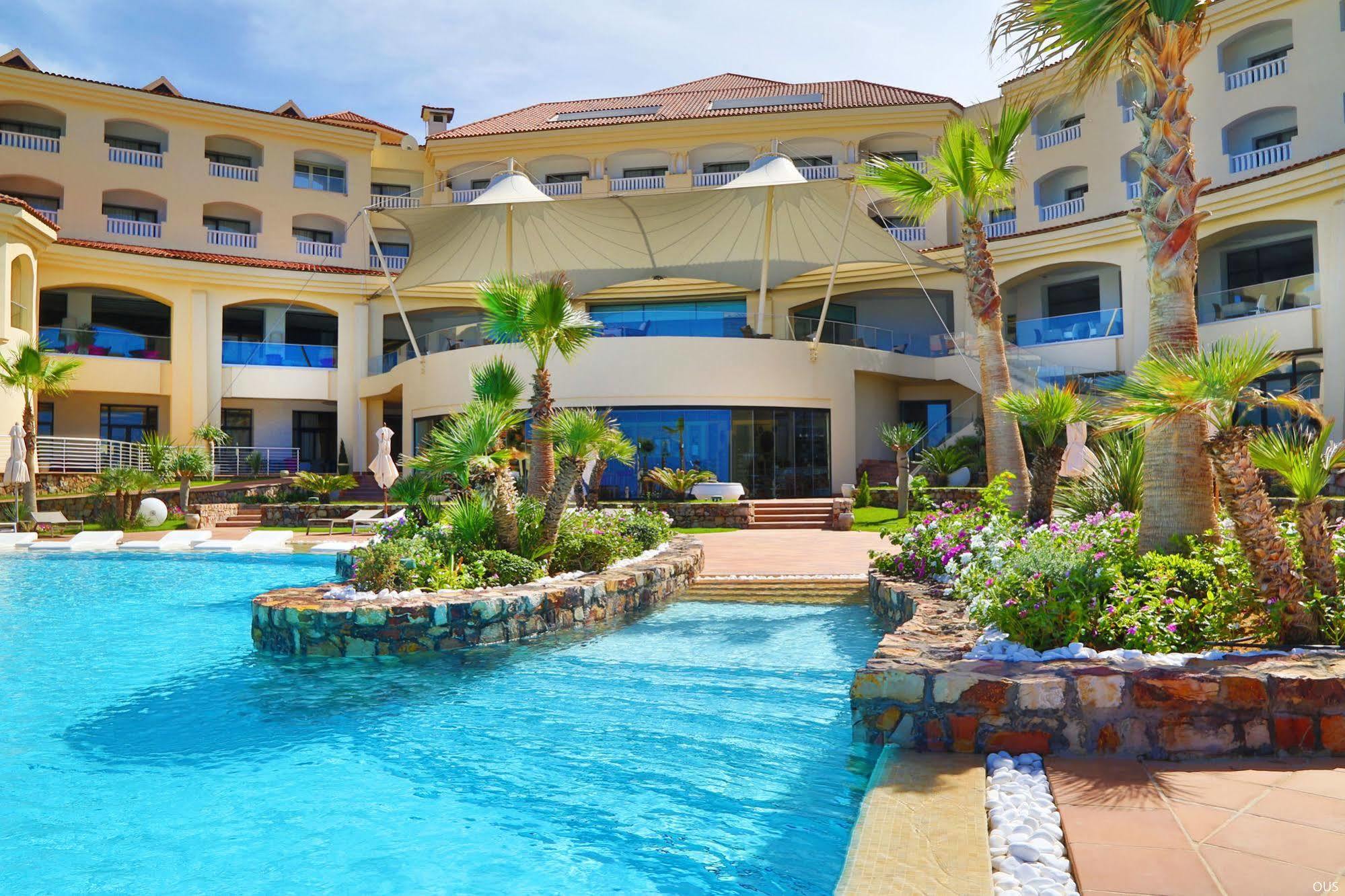La Cigale Tabarka Hotel Luaran gambar The swimming pool at the hotel